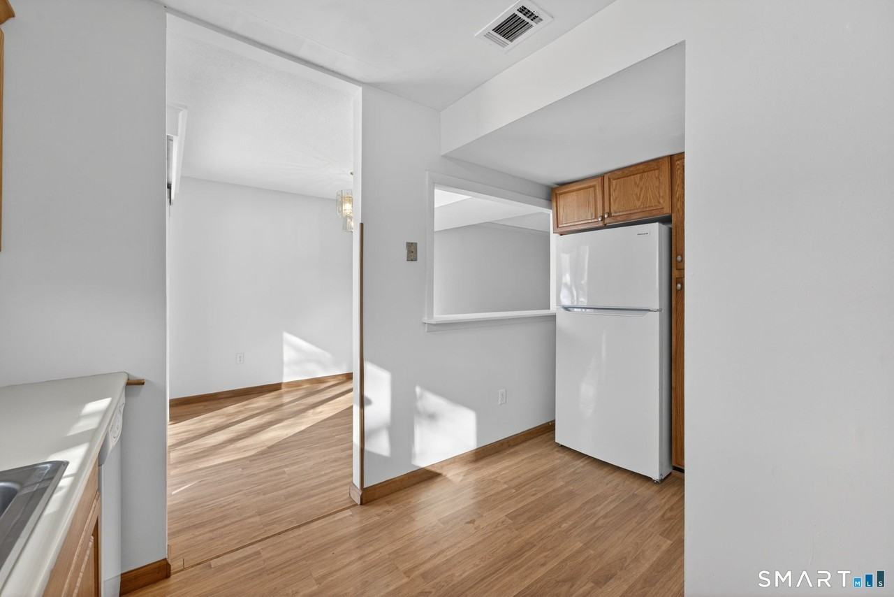 155 Cottonwood Rd Unit 155 #155 - Photo 5 of 27