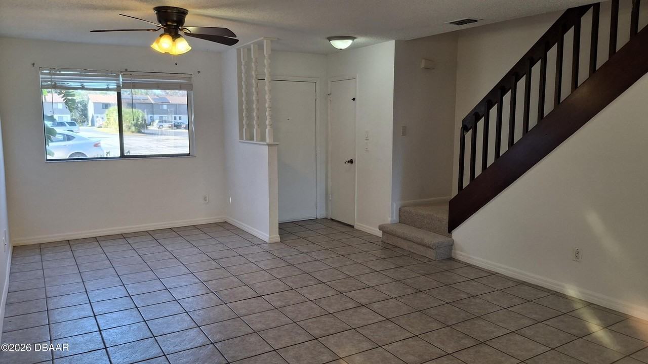 196 W Sandalwood Ct - Photo 3 of 43