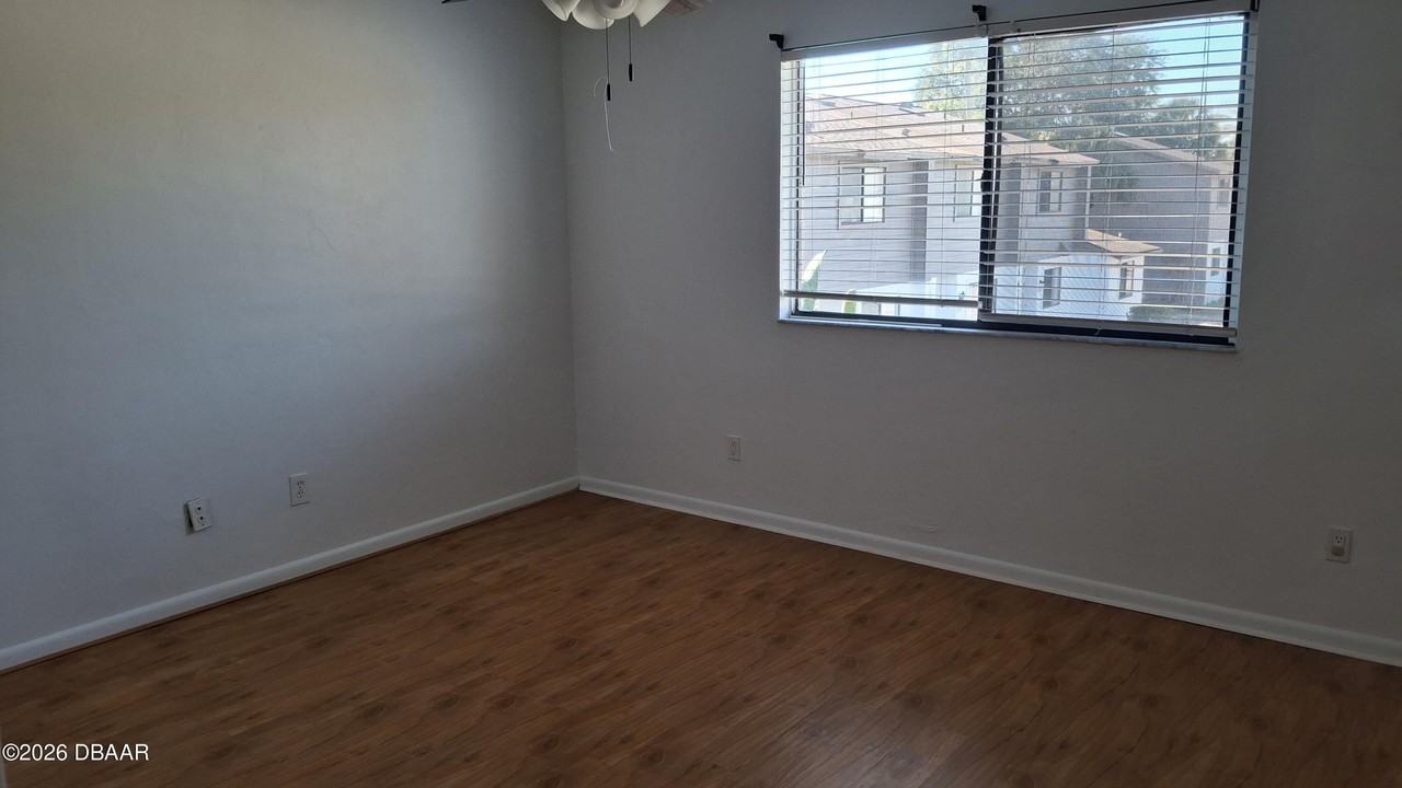 196 W Sandalwood Ct - Photo 6 of 43