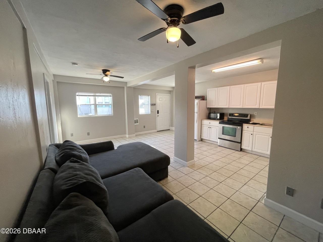 411 N Oleander Ave Unit 3 #3 - Photo 6 of 11