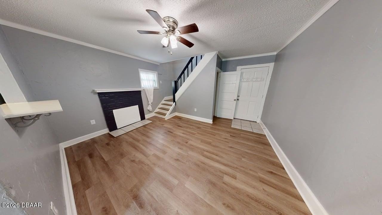 829 Oleander Ave - Photo 3 of 22
