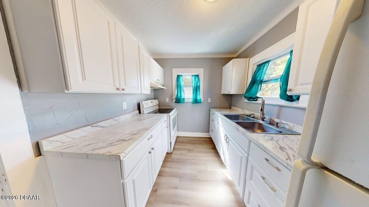 829 Oleander Ave - Photo 6 of 22