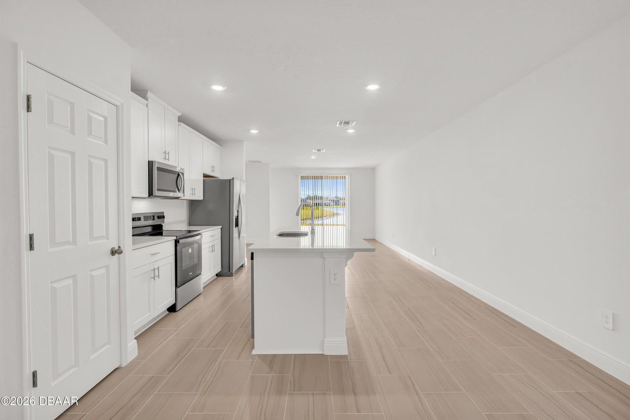 225 Links Terrace Blvd - Photo 3 of 49