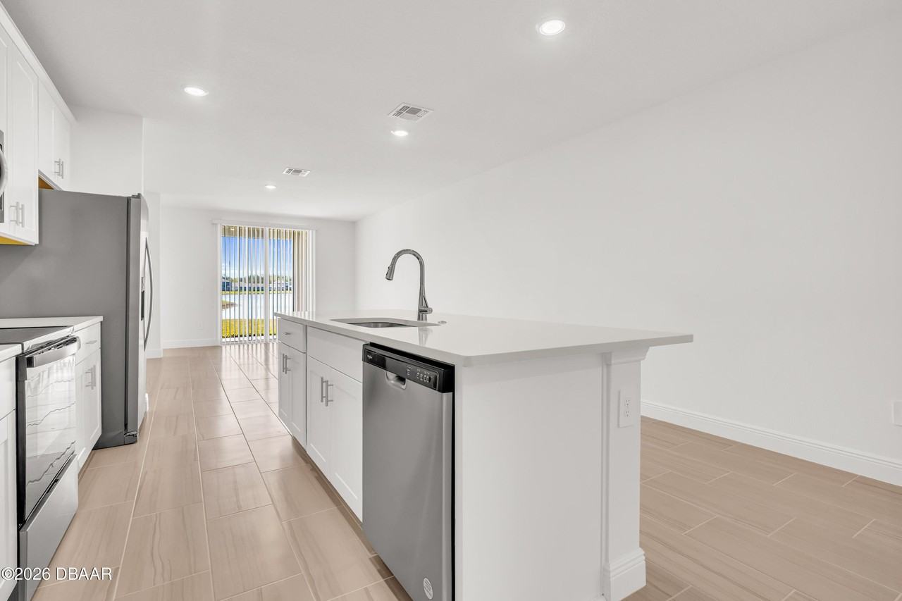 225 Links Terrace Blvd - Photo 5 of 49