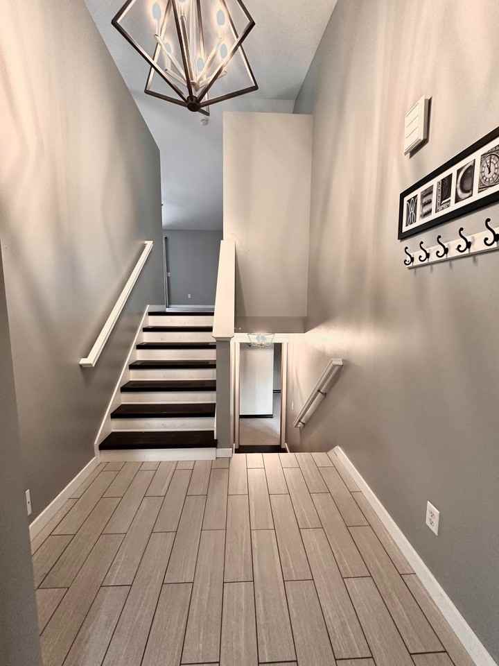 505 Se Pleasant View Dr - Photo 3 of 21