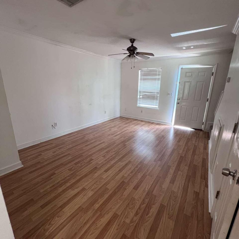 1325 Greendale Ave Unit 6 #6 - Photo 2 of 21