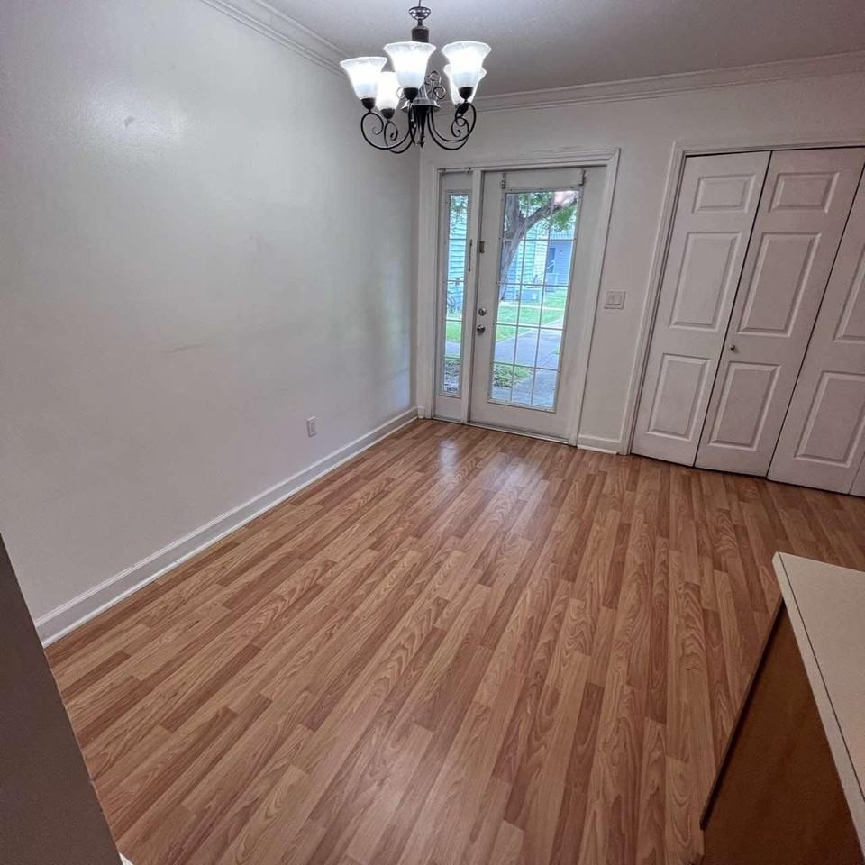 1325 Greendale Ave Unit 6 #6 - Photo 3 of 21