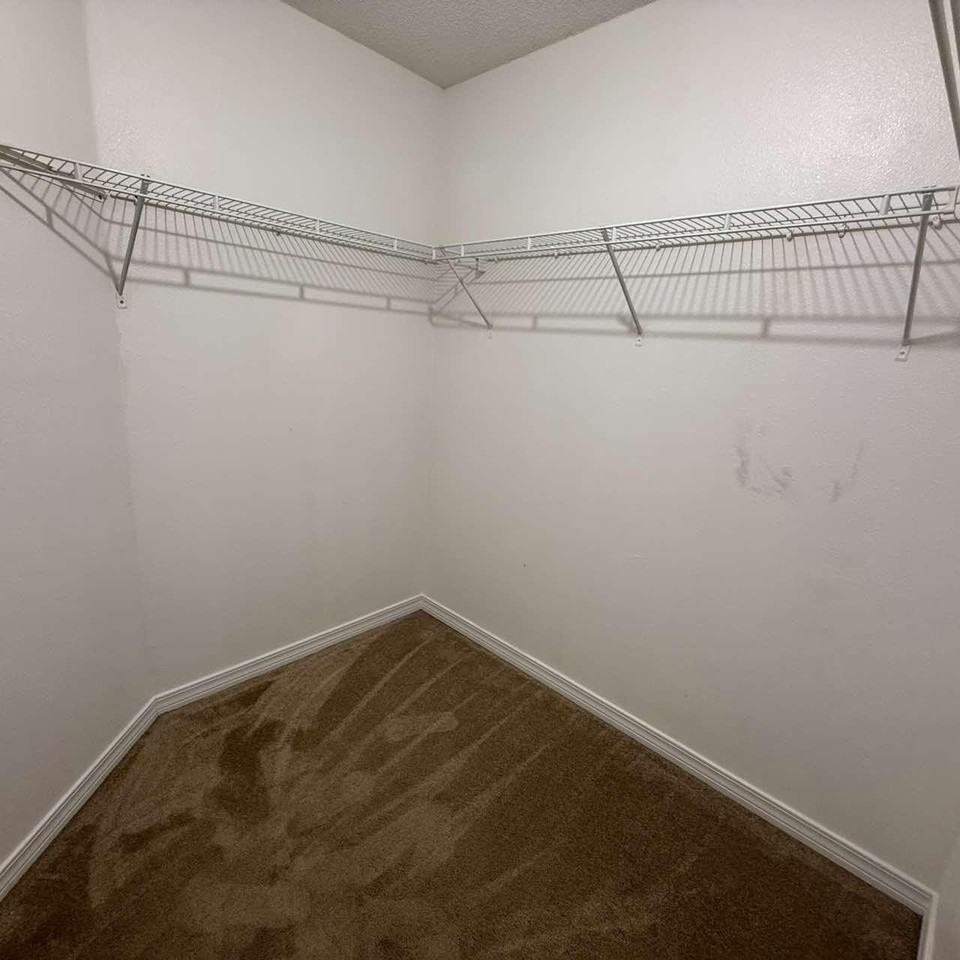 1022 Freeport Ct - Photo 5 of 13