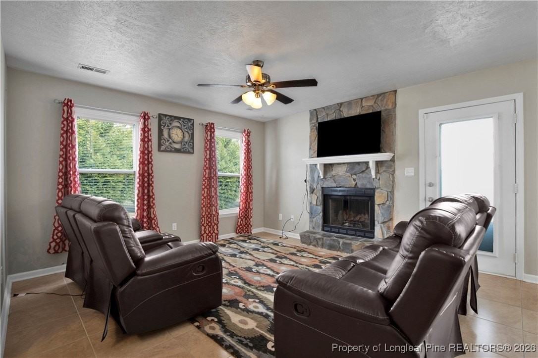 300 Riverwind Dr - Photo 5 of 25