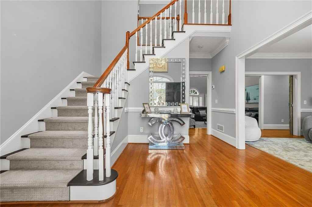 9800 Foxworth Dr - Photo 4 of 50