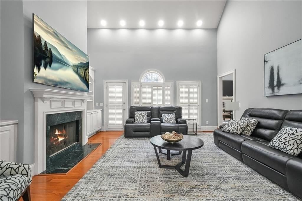 9800 Foxworth Dr - Photo 7 of 50