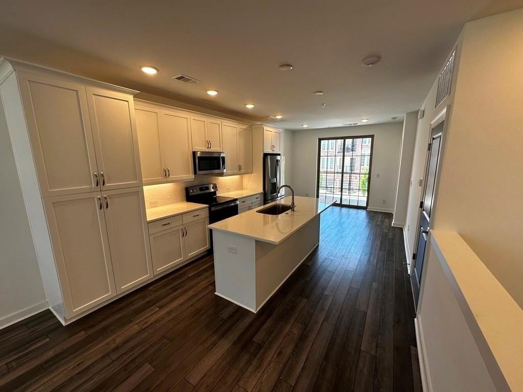 519 Burton Dr - Photo 3 of 28