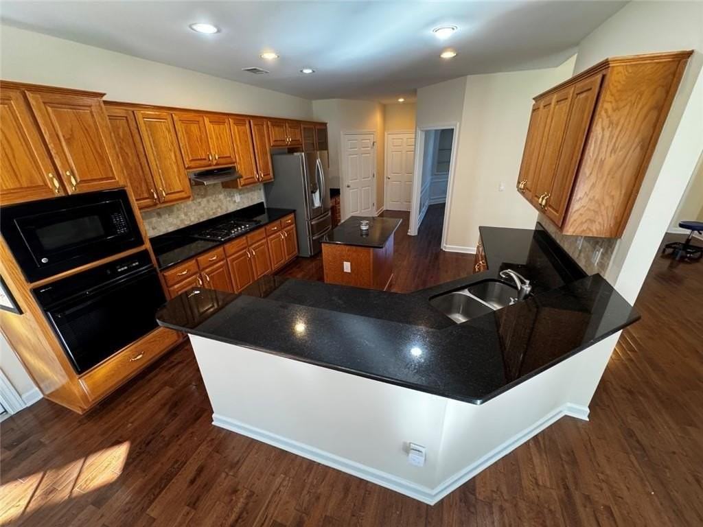 925 Whitetail Ct - Photo 3 of 45