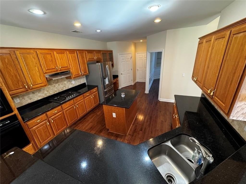 925 Whitetail Ct - Photo 4 of 45