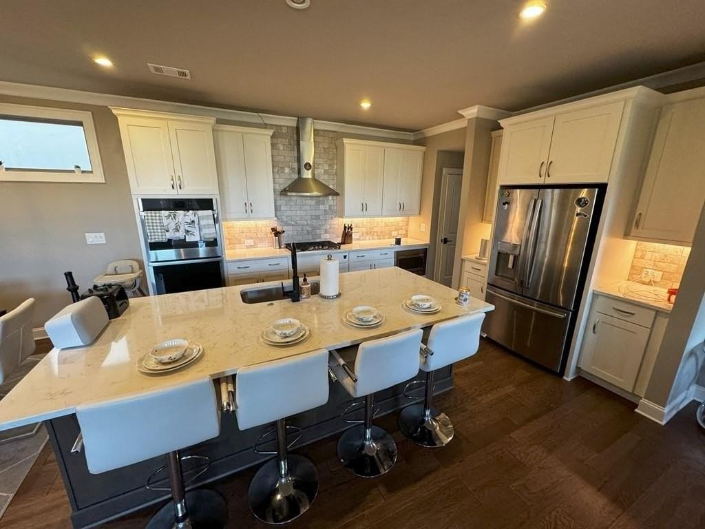 610 Central Park Overlook - Photo 4 of 43