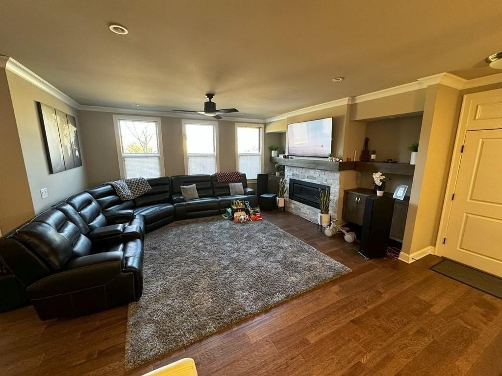 610 Central Park Overlook - Photo 7 of 43