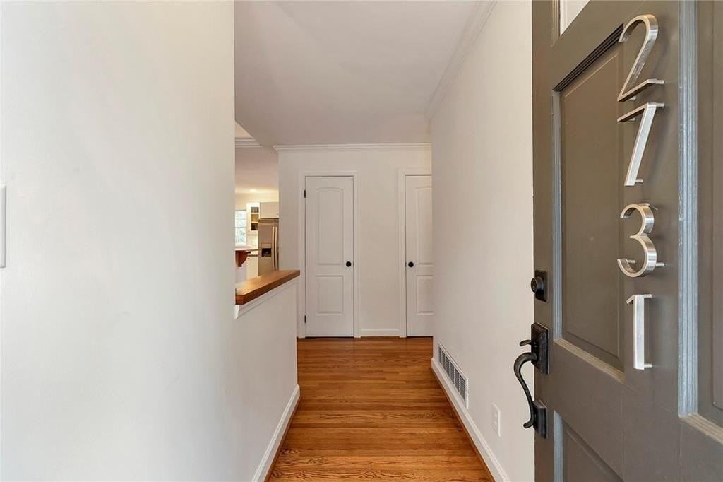 2731 Pioneer Ct - Photo 3 of 37