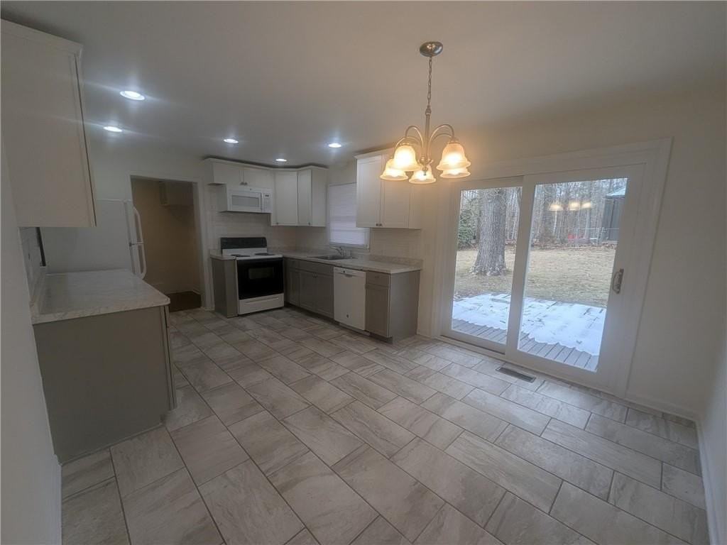 409 Samaritan Dr - Photo 3 of 17