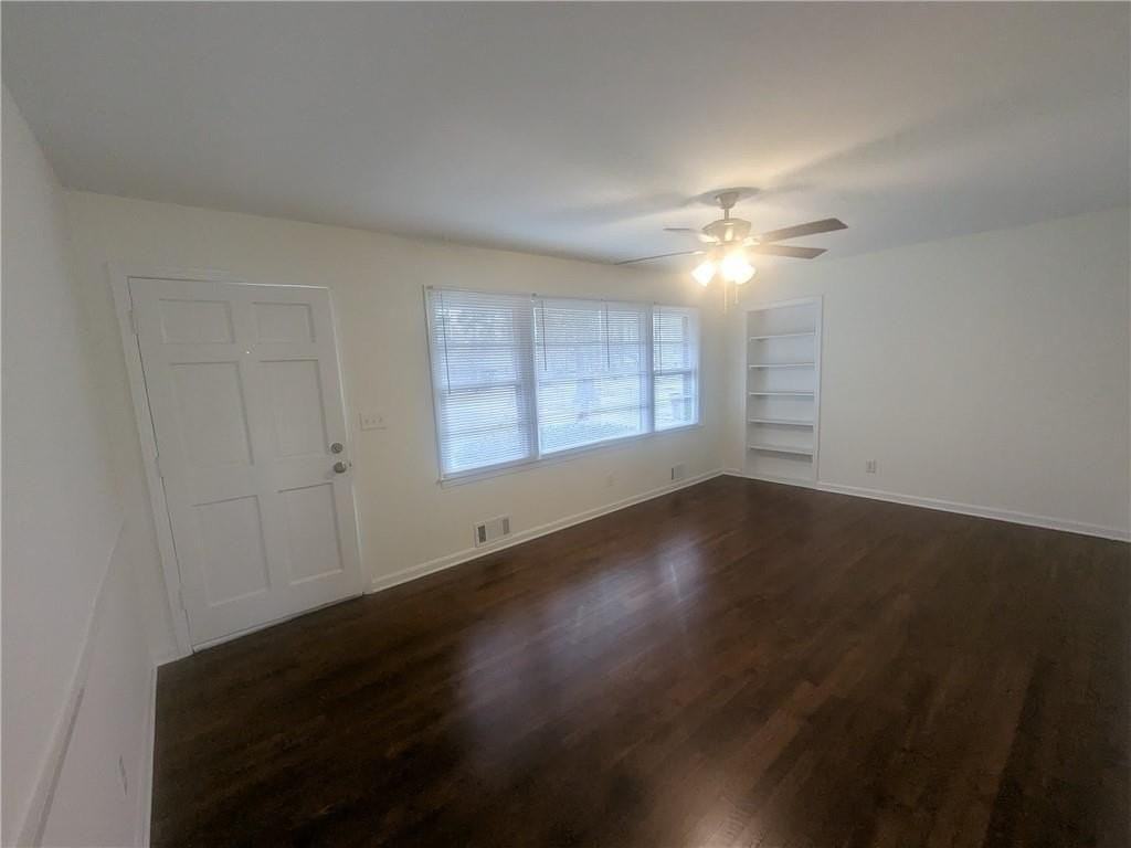 409 Samaritan Dr - Photo 6 of 17