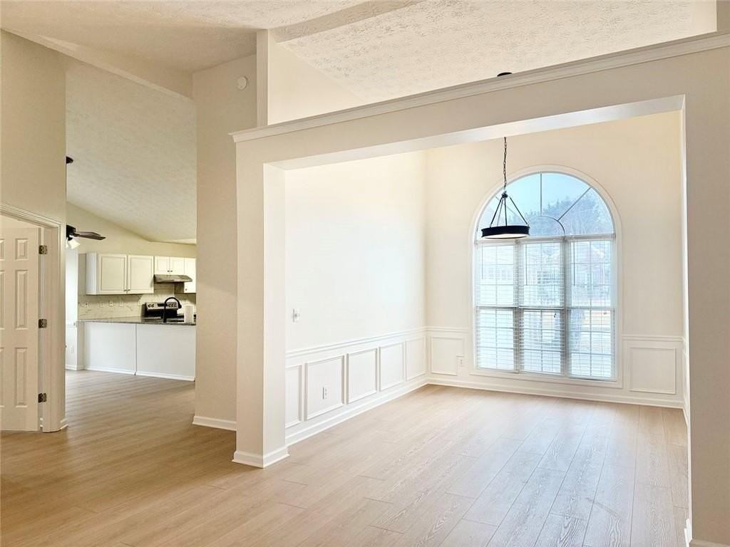 1070 Rafington Dr - Photo 4 of 23