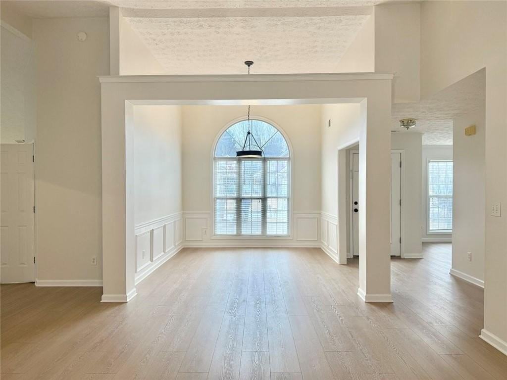 1070 Rafington Dr - Photo 5 of 23