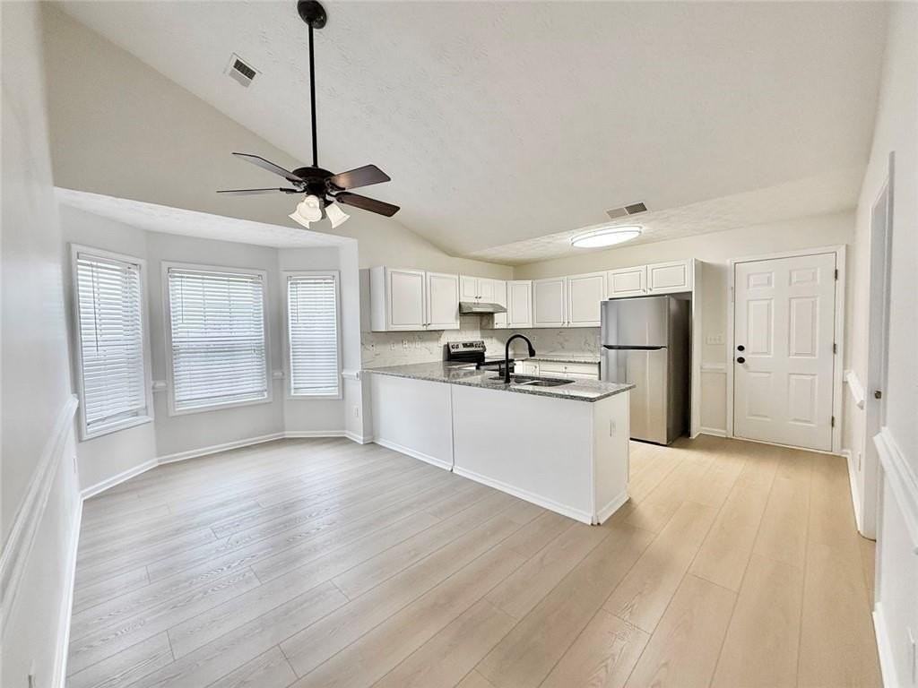 1070 Rafington Dr - Photo 7 of 23