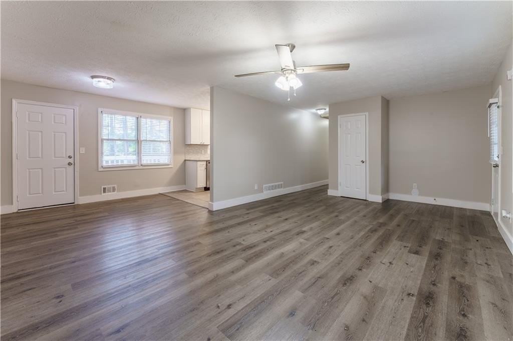 5700 Tracy Dr Se - Photo 7 of 29