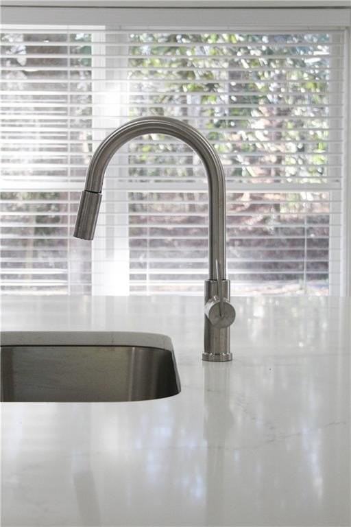 970 Bates Rd - Photo 5 of 15