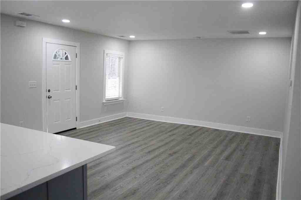 970 Bates Rd - Photo 7 of 15