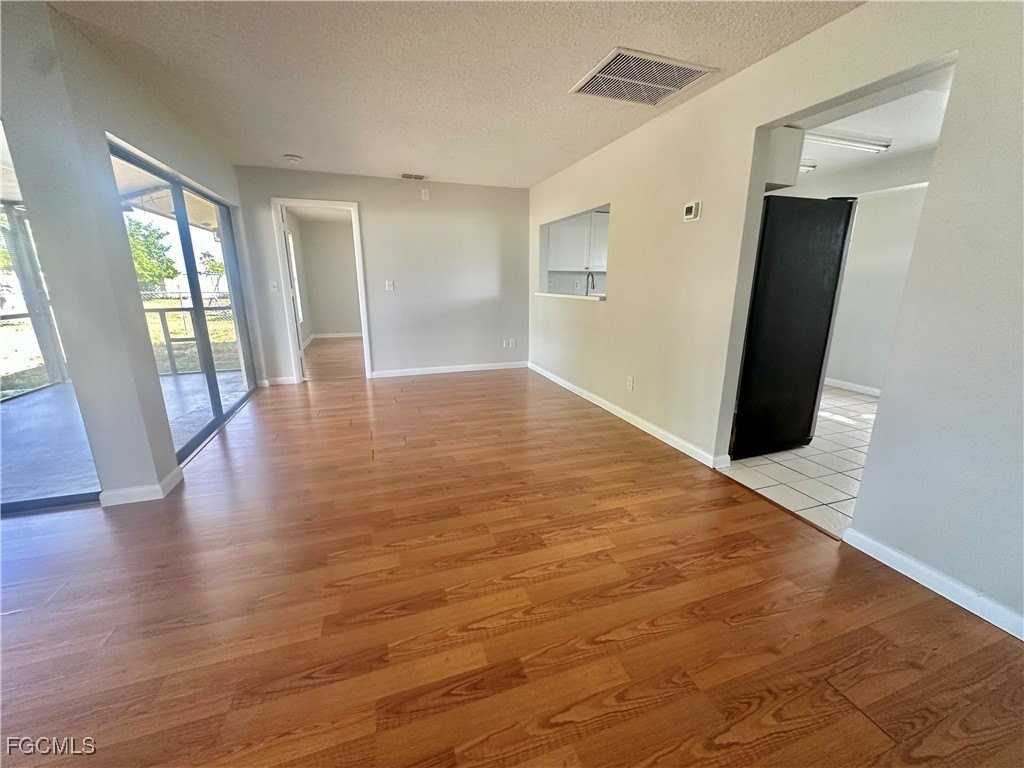 221 Sw 34th Ter - Photo 5 of 21