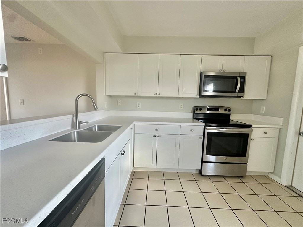 221 Sw 34th Ter - Photo 6 of 21