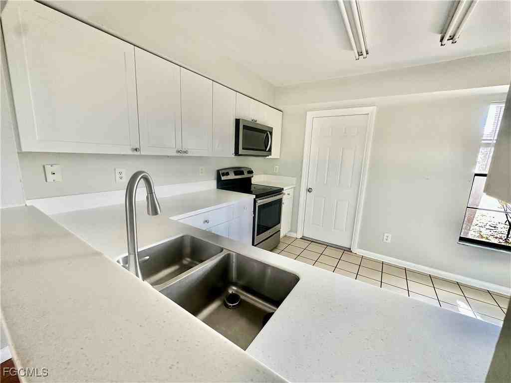 221 Sw 34th Ter - Photo 3 of 21