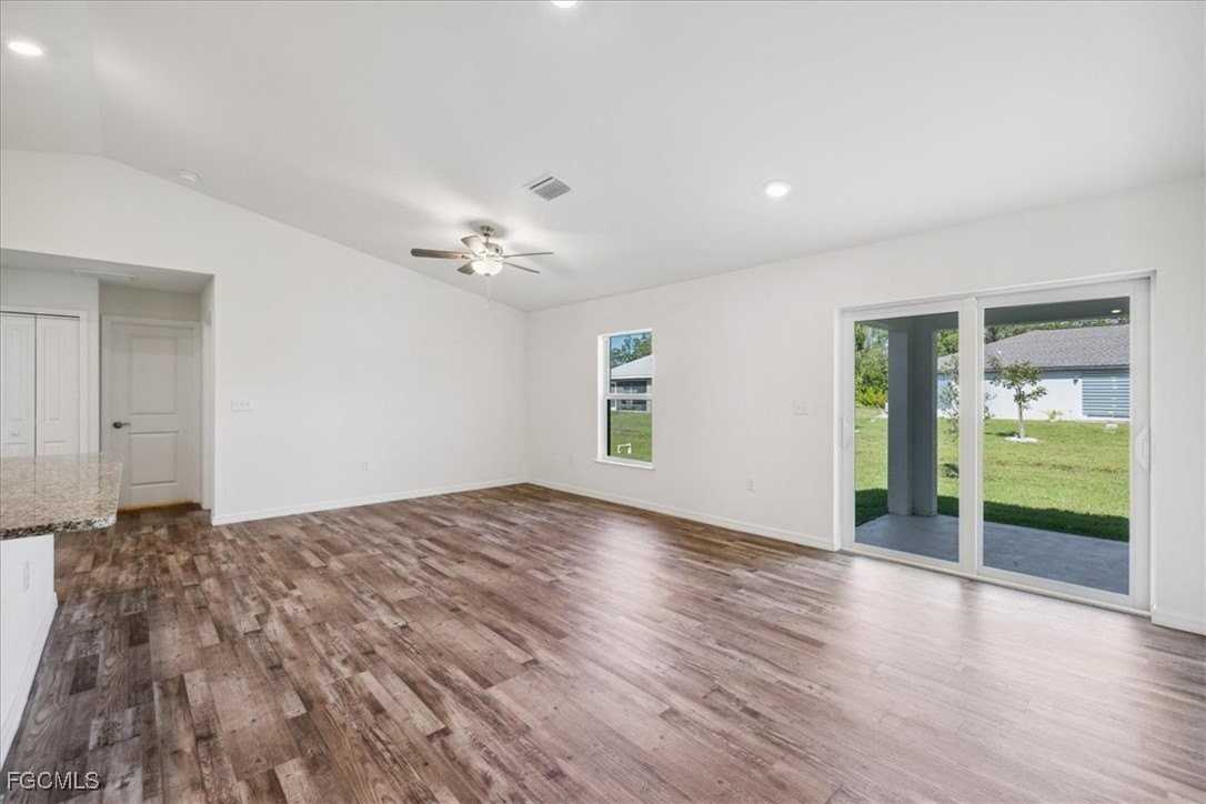 1101 Nw 1st Pl - Photo 7 of 22