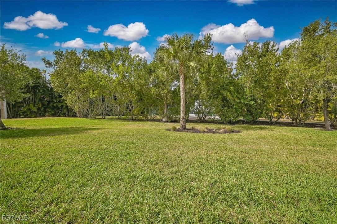 14589 Laguna Dr - Photo 6 of 34