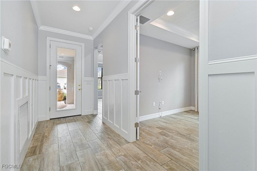 14589 Laguna Dr - Photo 7 of 34