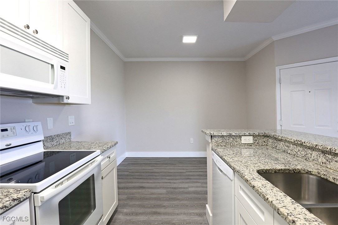 11480 Villa Grand Apt 123 #123 - Photo 6 of 14