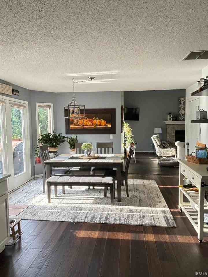 10824 Millstone Dr - Photo 4 of 20