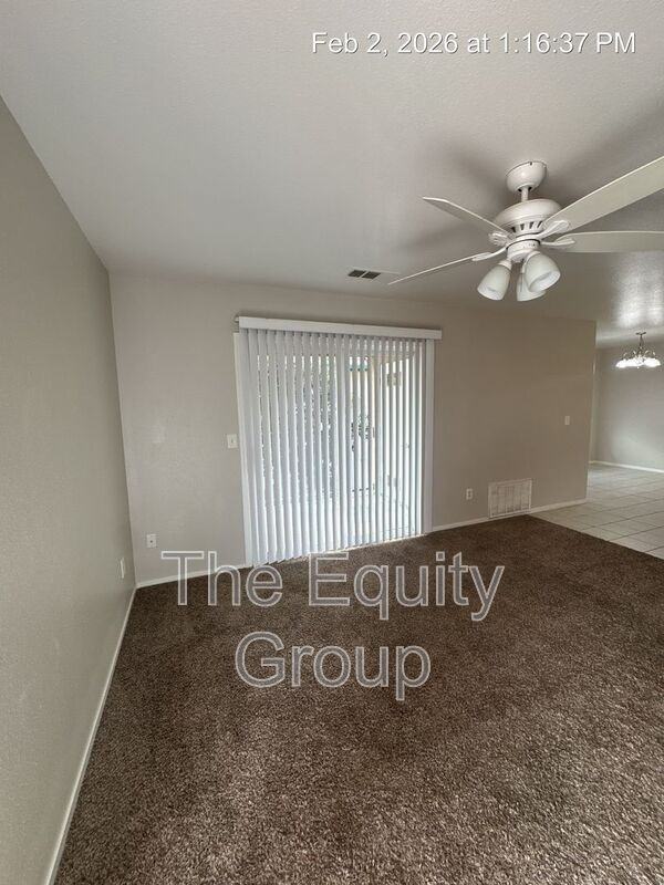 2547 W Lark Ave - Photo 2 of 24