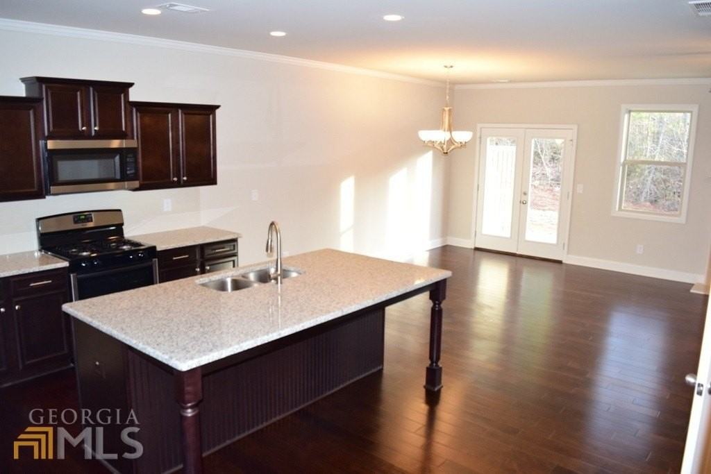 5 Holdings Dr - Photo 2 of 26