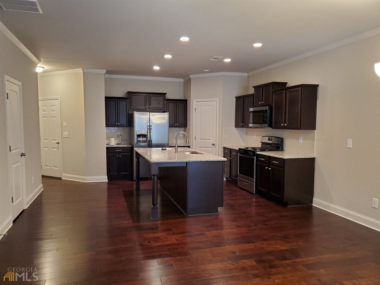 5 Holdings Dr - Photo 4 of 26