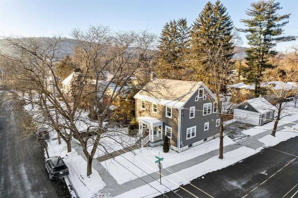 13 Chapin St - Photo 2 of 49