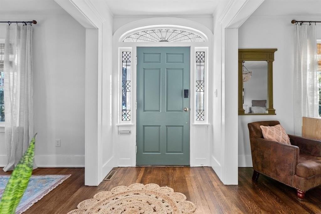 13 Chapin St - Photo 5 of 49