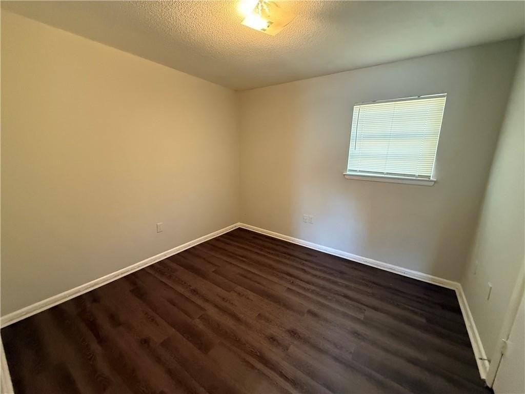 451 Erie St - Photo 7 of 10