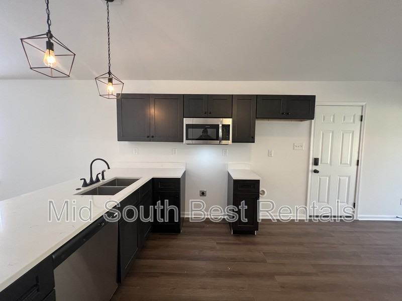 3785 Brookmeade St - Photo 3 of 15