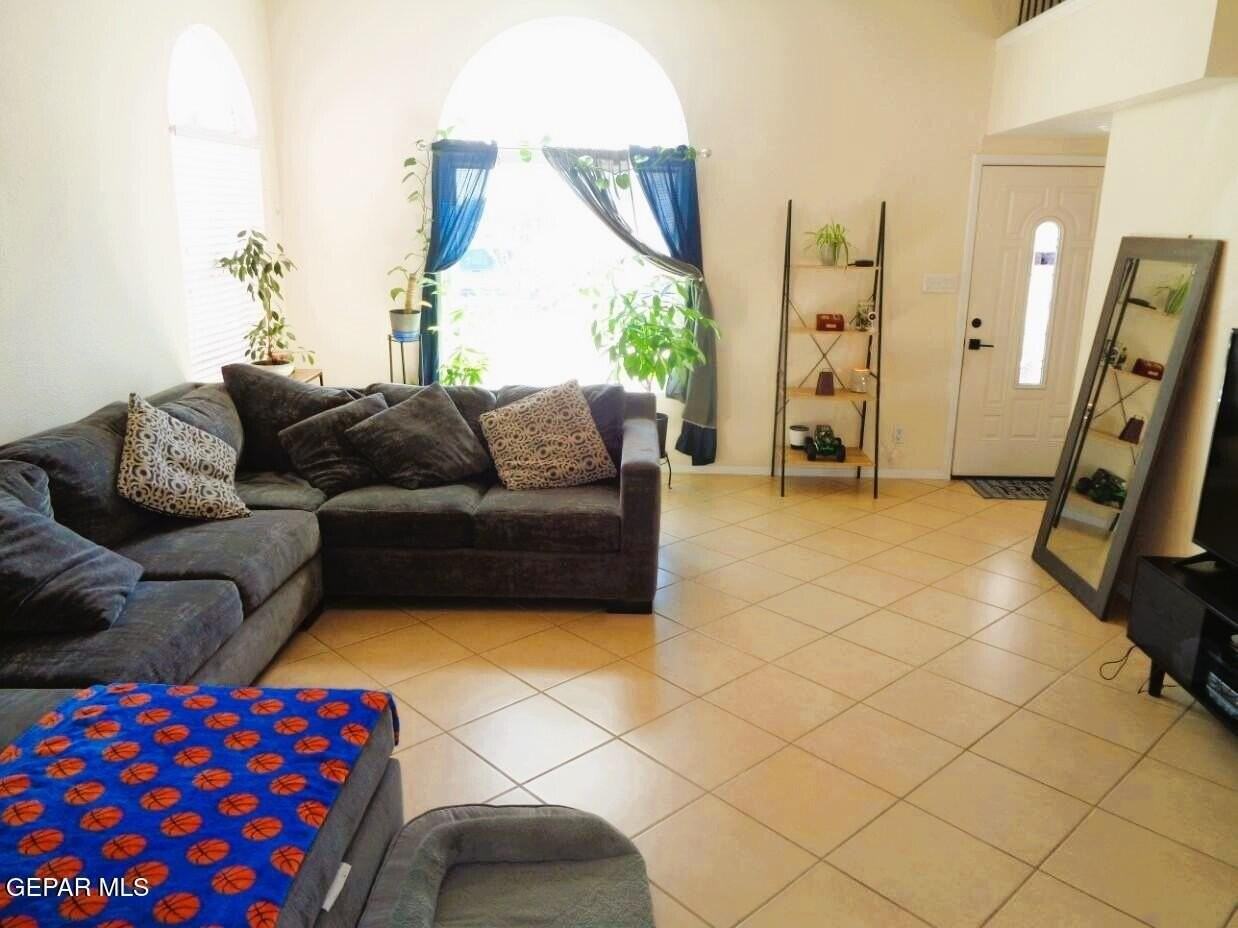 11353 Loma Linda Cir - Photo 3 of 25