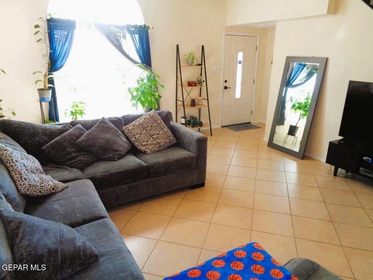 11353 Loma Linda Cir - Photo 4 of 25