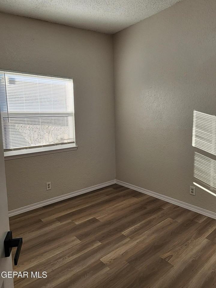 10017 Caribou Dr Unit B #B - Photo 5 of 8