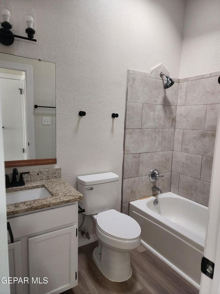 10017 Caribou Dr Unit B #B - Photo 6 of 8