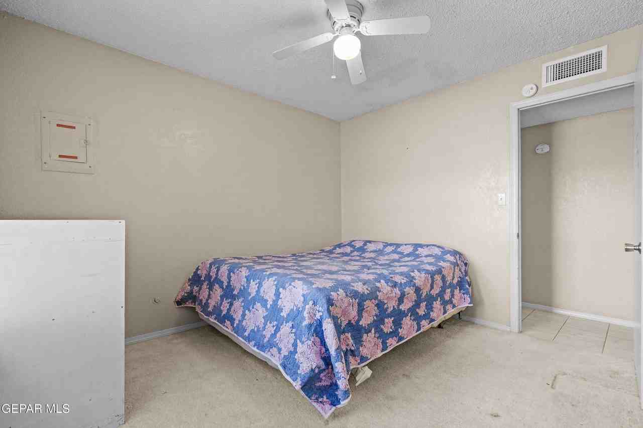 9304 W Osborne Rd - Photo 7 of 34