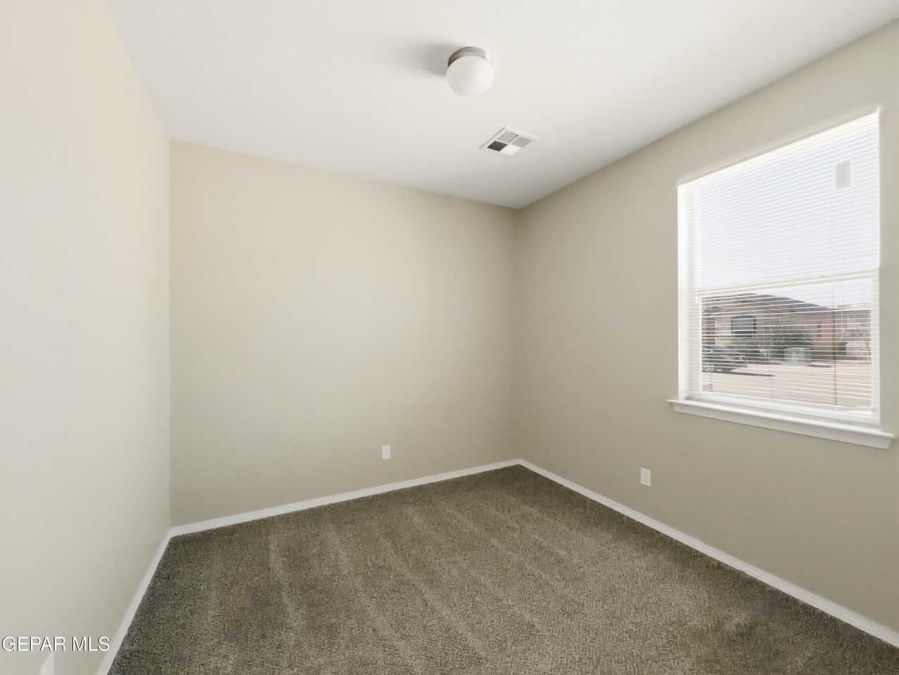 1040 Earthstar Pl - Photo 7 of 18